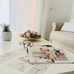 Litoral Mar Dream 17, Front, Free Wi-fi, Private Parking, Pool Apartamento