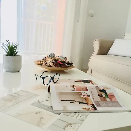Litoral Mar Dream 17, Front, Free Wi-fi, Private Parking, Pool 아파트